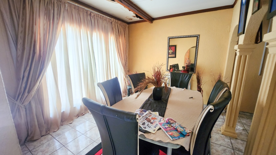 3 Bedroom Property for Sale in La Hoff North West